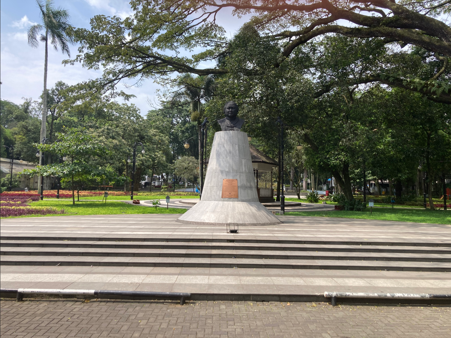 One of the many nice parks in Bandung